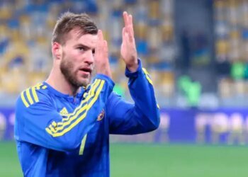 "Когда твои родные сидят под “шахедами” и ракетами, это всегда влияет на игроков" — Ярмоленко об атаках РФ перед матчем с Венгрией