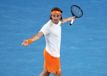 Циципас неожиданно переиграл Легечку и вышел в 1/8 финала US Open — 2026