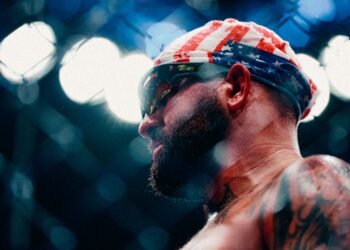 Вы можете ненавидеть Хокита, но его подход работает. Титульник в UFC – всего за год!