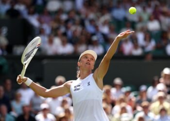 Ига Швёнтек проиграла Чжэн Циньвэнь и не смогла выйти в 1/4 финала US Open — 2026