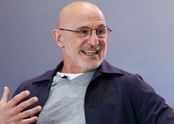 «Испанский футболист — почти законченный, идеальный игрок», — Луис де ла Фуэнте о том, кто должен получить «Золотой мяч»