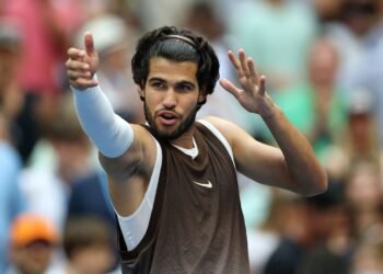 Карлоса Алькараса вырвало в полотенце по ходу матча с Шелтоном в 1/4 финала US Open