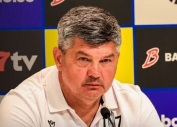 «Робити висновки зарано»: Пономарьов відреагував на невдалий старт сезону для ЛНЗ