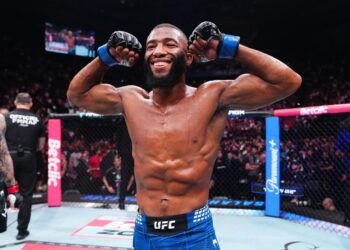Добро пожаловать в UFC! Парнасс идеально дебютировал в лучшей лиге мира