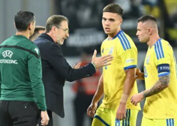 Украина разгромно проиграла Северной Ирландии в Лиге наций, пропустив курьезный гол