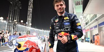 Ферстаппен со скандалом выиграл квалификацию к спринту на Гран-при Сингапура