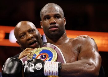 Дюбуа сохранил титул WBO, одержав сокрушительную победу над Уордли