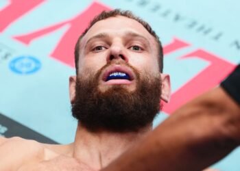 Пуляев превратился в боксёрскую грушу. Почему Андрей проигрывает в UFC?