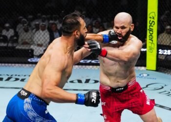Крах Мурзаканова в Абу-Даби. Россиянин улетел в нокаут от Рейеса на UFC 333