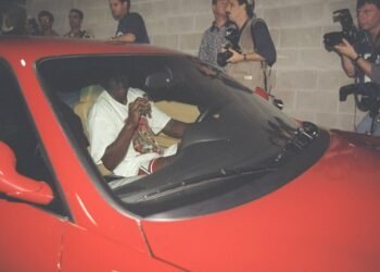 Помните кадр с Джорданом, сигарой и Ferrari после титула? Авто продано по рекордной цене