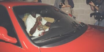 Помните кадр с Джорданом, сигарой и Ferrari после титула? Авто продано по рекордной цене