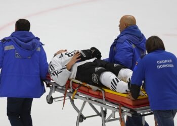 Главный арбитр КХЛ объяснил, почему Орлова не наказали за силовой приём против Сошникова