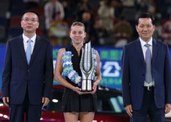 Хвалиньска — четвёртая теннисистка в истории с дебютным титулом WTA на «тысячнике»