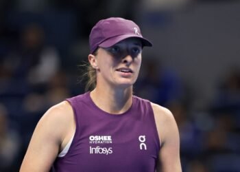 Ига Швёнтек вышла в четвертьфинал турнира WTA-1000 в Ухане, обыграв Эшлин Крюгер