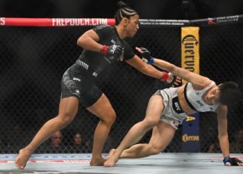 Шевченко, вернись! Женский титульник на UFC 332 освистали — и были правы