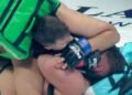 Румыния продолжает удивлять. Теперь курьеры дерутся в клетке прямо с сумками