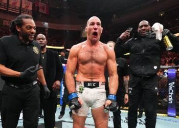Война, в которой нет шансов победить. Зачем Стрикленд ругается с UFC