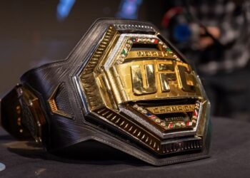 Стоит $ 325 тыс., оригинал дают только один раз. Всё про чемпионский пояс UFC